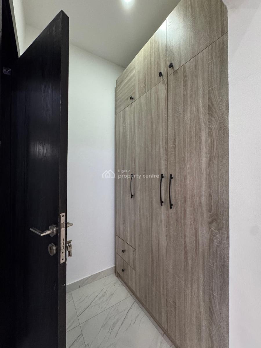 Spacious 3  Bedroom Apartment with a Study, Ikate, Lekki, Lagos, Flat / Apartment for Sale