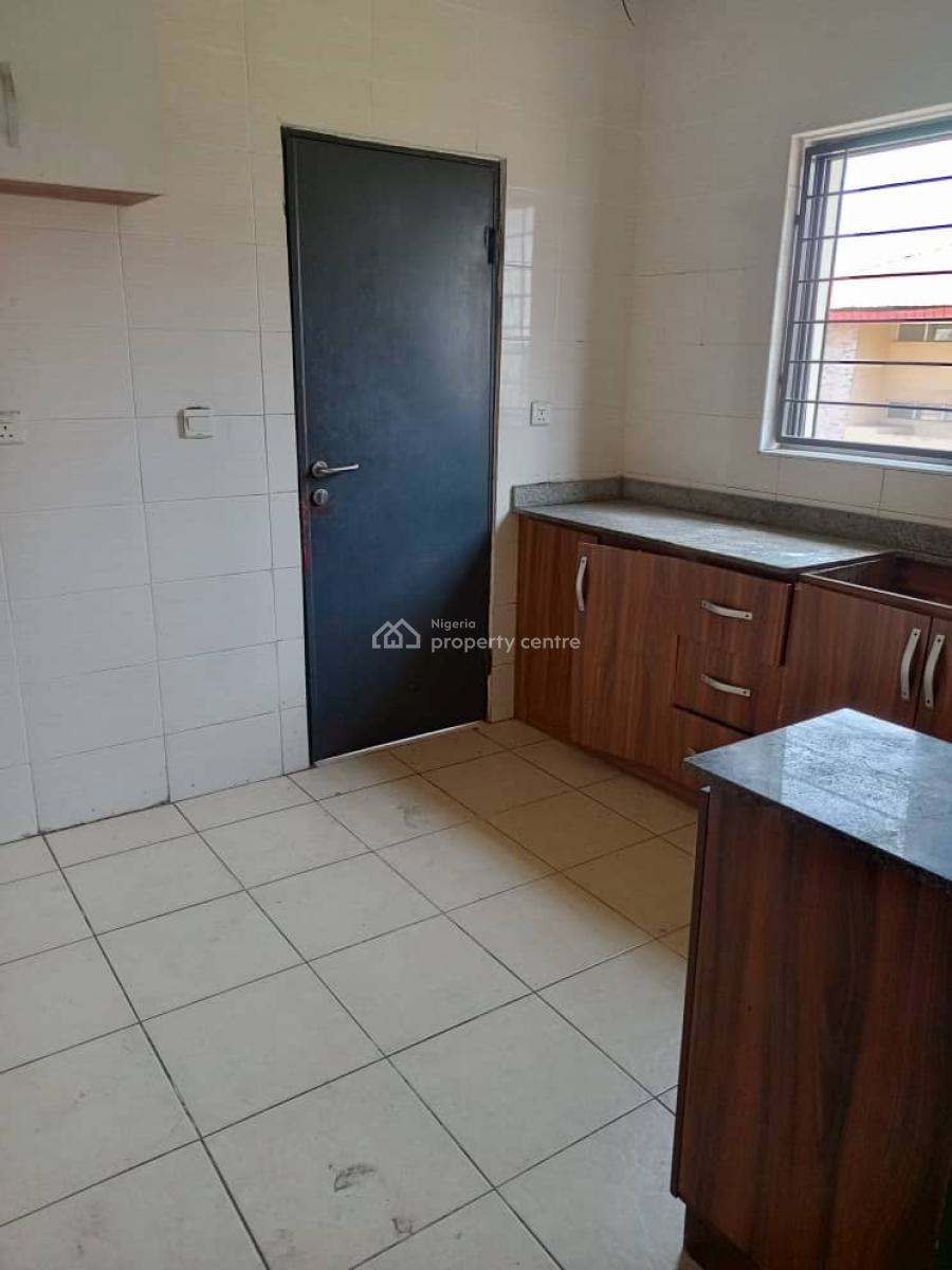 a Spacious and Beautiful 3bedroom Apartment, Osapa, Lekki, Lagos, Flat / Apartment for Rent