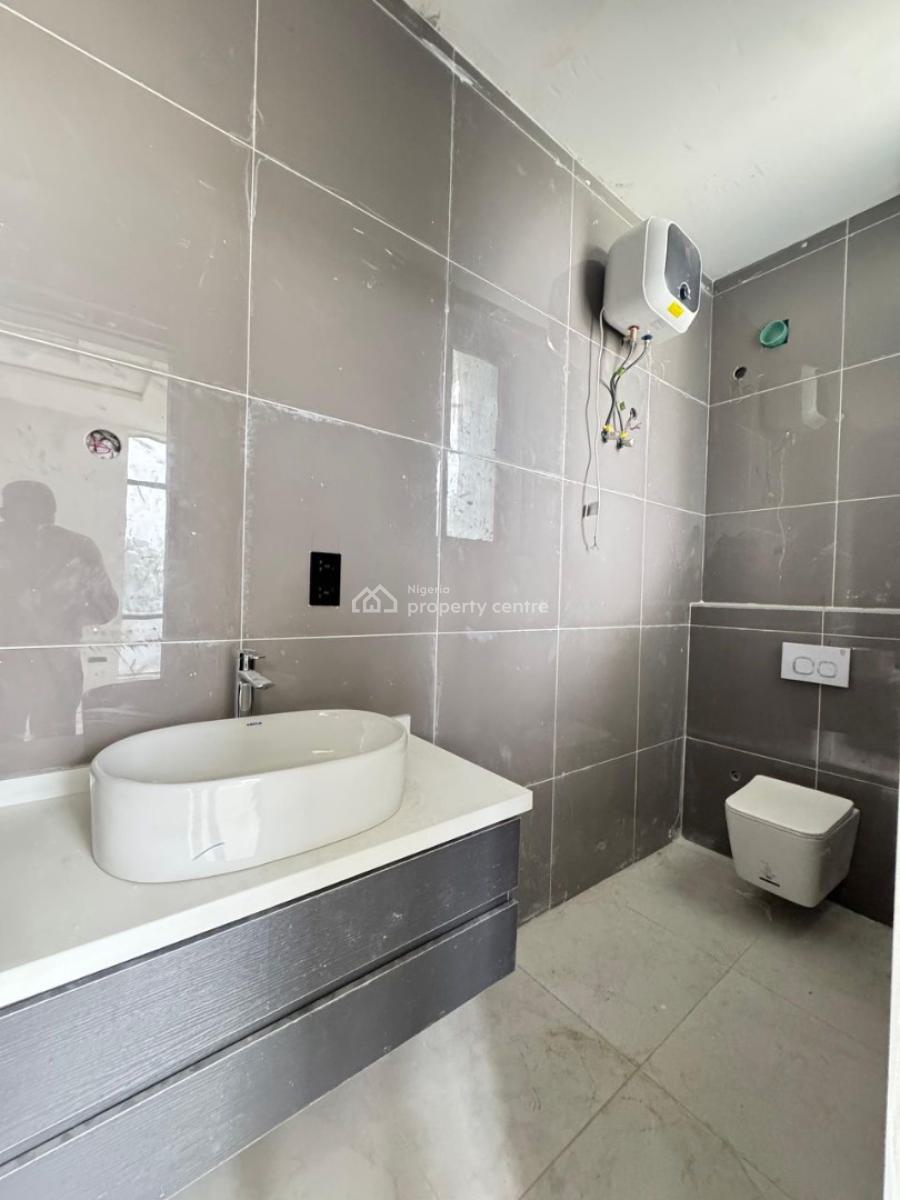 2 Bedroom Aparment, Lekki Phase 1, Lekki, Lagos, Flat / Apartment for Sale