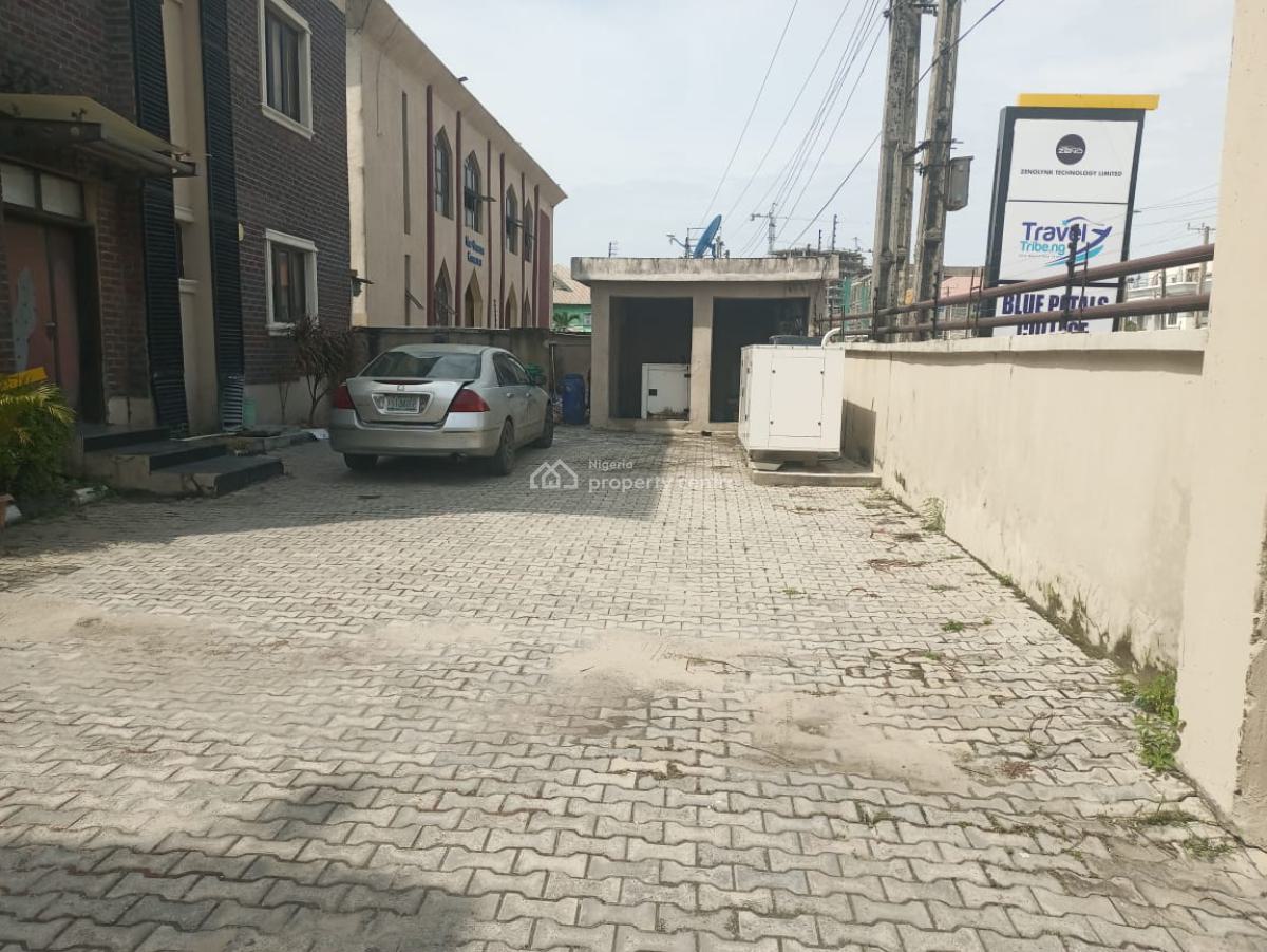 Office Space Upstairs Measuring 180sqm, Rhs, Lekki Phase 1, Lekki, Lagos, Office Space for Rent