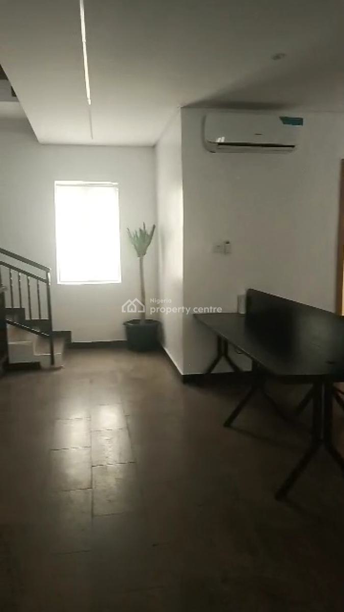 Office Space Upstairs Measuring 180sqm, Rhs, Lekki Phase 1, Lekki, Lagos, Office Space for Rent