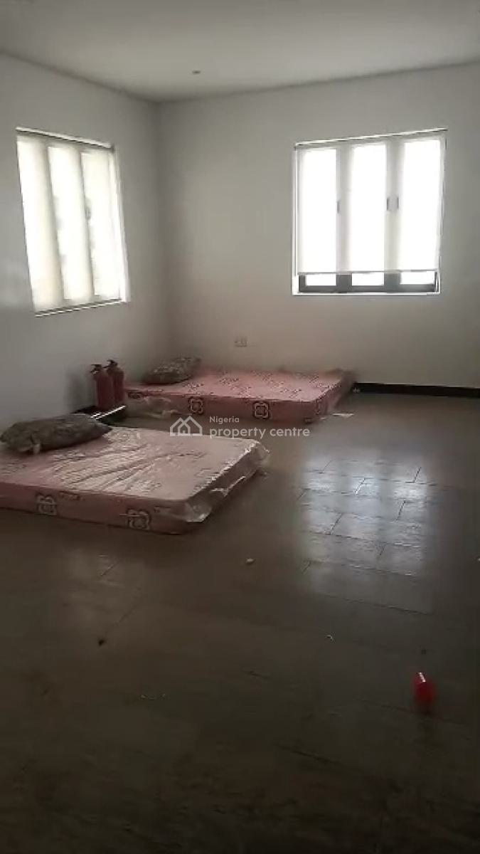 Office Space Upstairs Measuring 180sqm, Rhs, Lekki Phase 1, Lekki, Lagos, Office Space for Rent