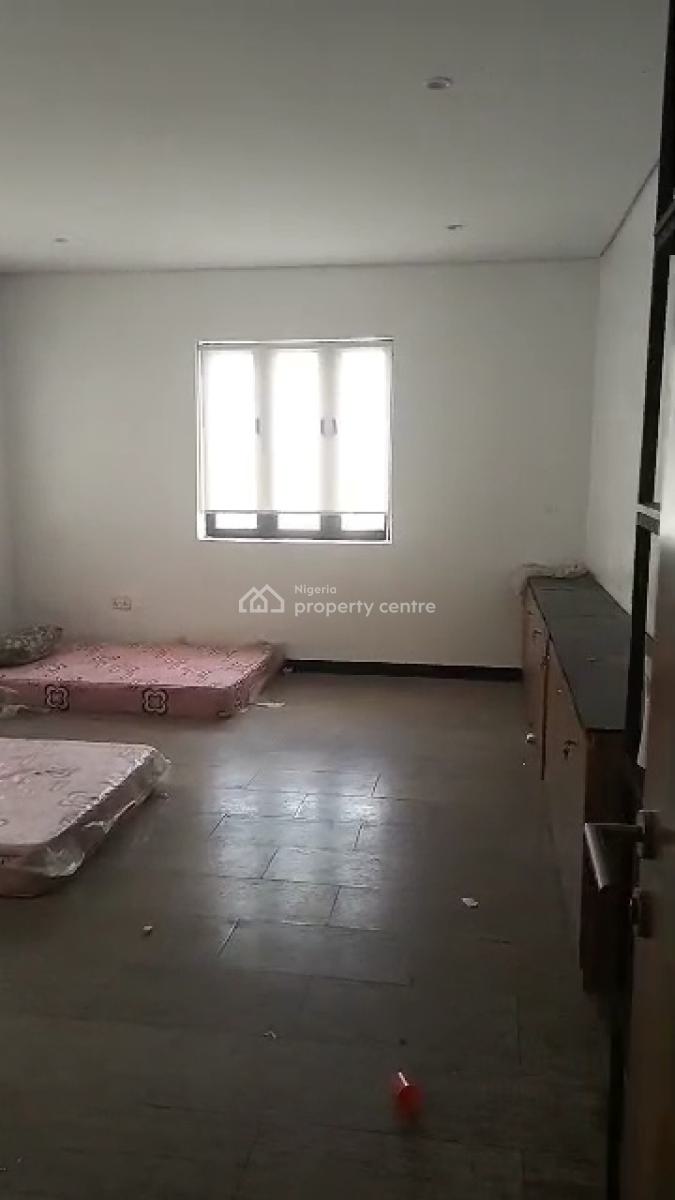 Office Space Upstairs Measuring 180sqm, Rhs, Lekki Phase 1, Lekki, Lagos, Office Space for Rent
