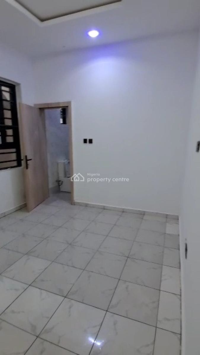 Distress Serviced 4 Bedroom Semi-detached Duplex Plus a Room Bq, Osapa London, Osapa, Lekki, Lagos, Semi-detached Duplex for Sale