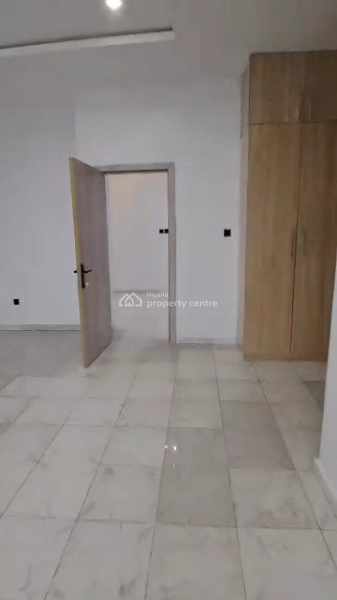 Distress Serviced 4 Bedroom Semi-detached Duplex Plus a Room Bq, Osapa London, Osapa, Lekki, Lagos, Semi-detached Duplex for Sale