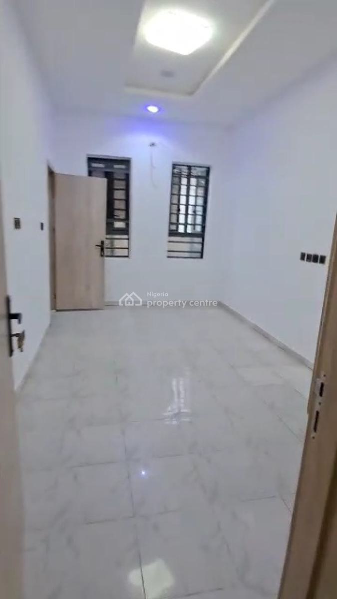 Distress Serviced 4 Bedroom Semi-detached Duplex Plus a Room Bq, Osapa London, Osapa, Lekki, Lagos, Semi-detached Duplex for Sale