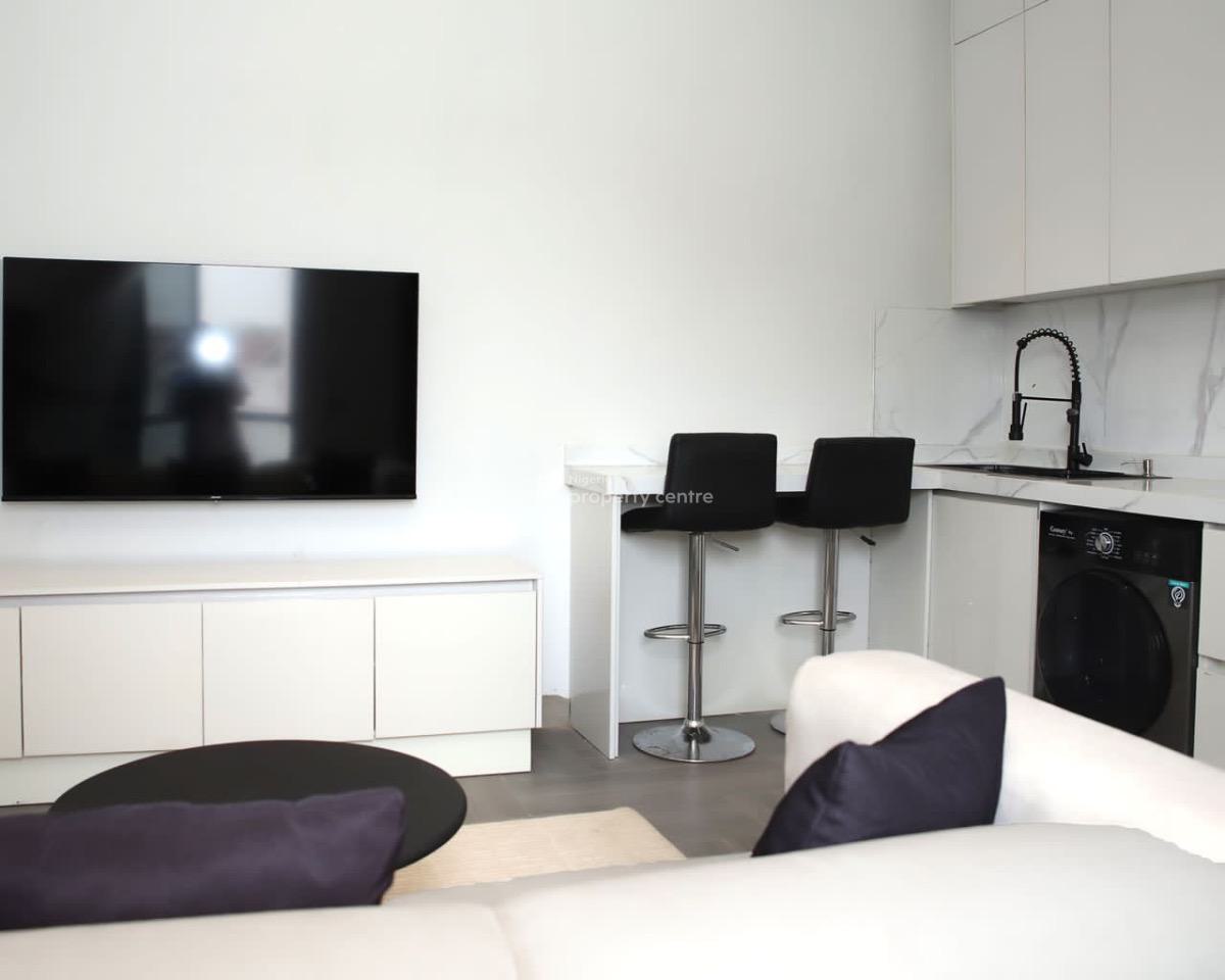 Luxury New One Bedroom Apartment with Ps5,board/dart Games and Two Ba, Lekki Phase 1, Lekki, Lagos, Flat / Apartment Short Let