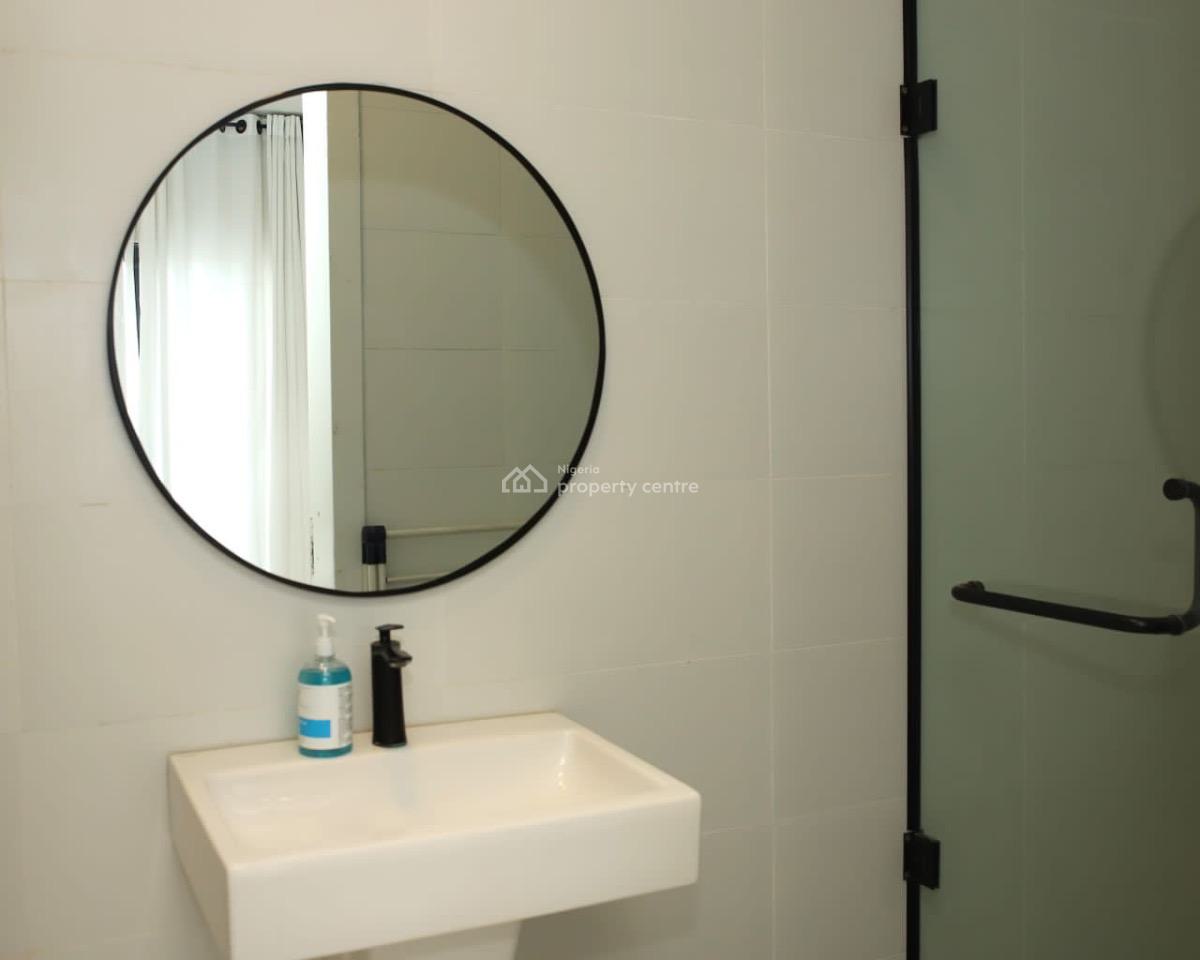 Luxury New One Bedroom Apartment with Ps5,board/dart Games and Two Ba, Lekki Phase 1, Lekki, Lagos, Flat / Apartment Short Let