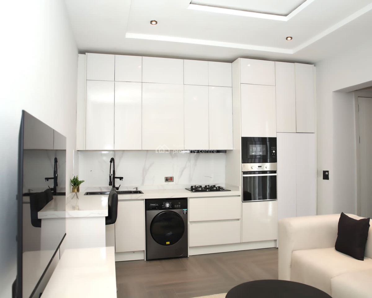 Luxury New One Bedroom Apartment with Ps5,board/dart Games and Two Ba, Lekki Phase 1, Lekki, Lagos, Flat / Apartment Short Let