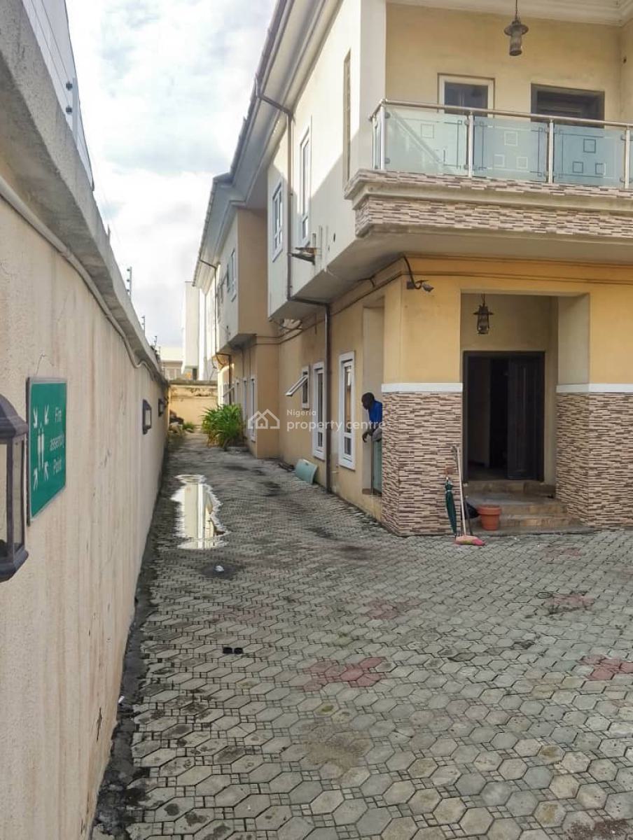 Massive 6 Bedroom Fully Detached House + Bq, Lekki Phase 1, Lekki, Lagos, Detached Duplex for Rent