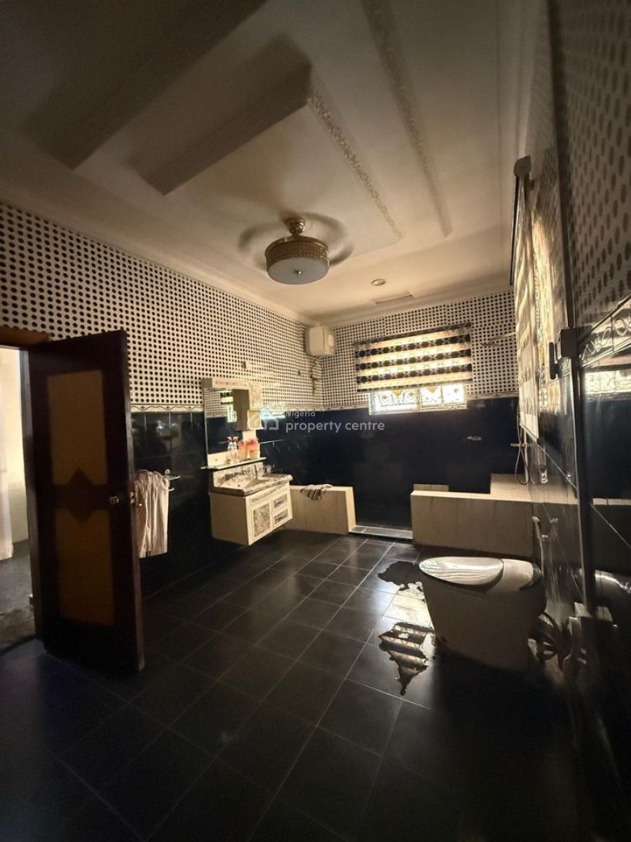 a Exquisitely Built 9 Bedrooms Mansion, Jericho, Ibadan, Oyo, Detached Duplex for Sale