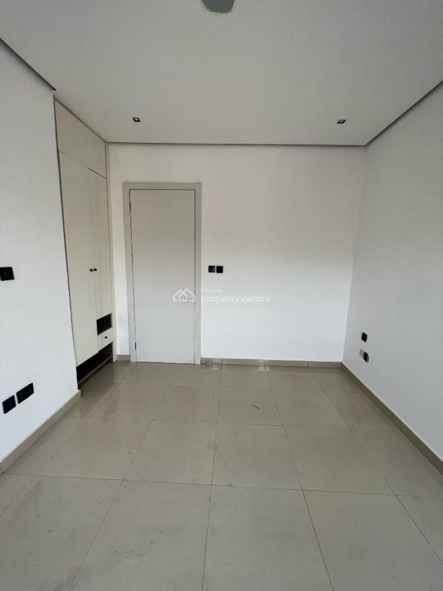 Luxurious 3 Bedroom Apartment with Communal Pool, Gym, Elevator and Bq, Lekki Phase 1, Lekki, Lagos, Flat / Apartment for Sale