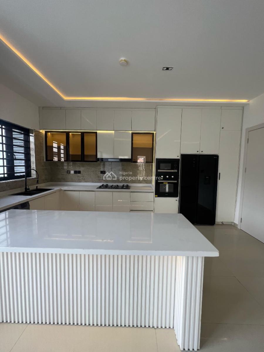 Luxurious 3 Bedroom Apartment with Communal Pool, Gym, Elevator and Bq, Lekki Phase 1, Lekki, Lagos, Flat / Apartment for Sale