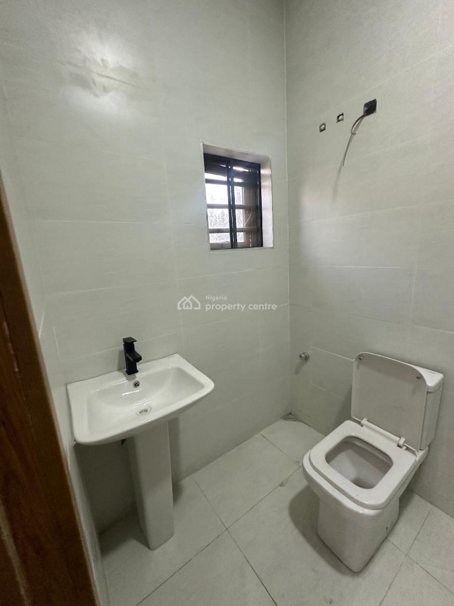 Fully Serviced 2-bedroom Apartment with Swimming Pool, Gym & Elevator, Lekki Phase 1, Lekki, Lagos, Flat / Apartment for Sale