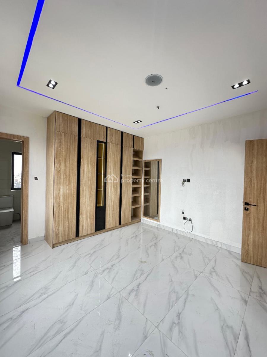 Spacious 2 Bedroom Apartment with Bq, Elevator, Pool and Gym., Lekki Phase 1, Lekki, Lagos, Flat / Apartment for Sale