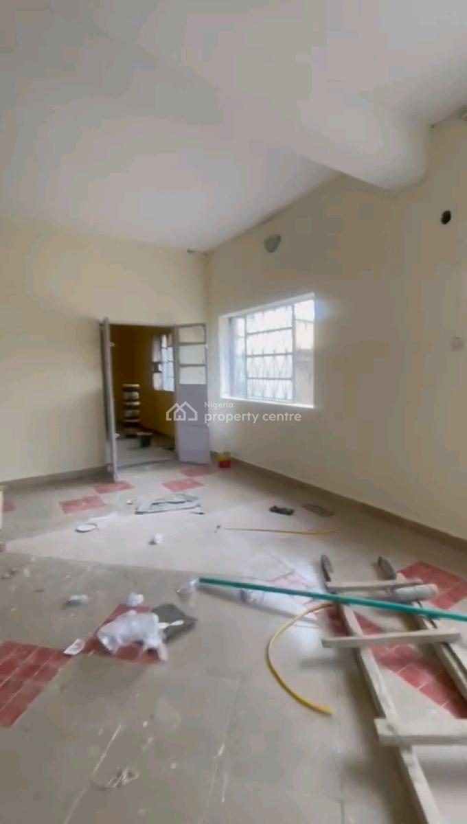 Neatly Renovated Spacious Three(3) Bedroom Flat, Off Lawani Street, Onike, Yaba, Lagos, Flat / Apartment for Rent
