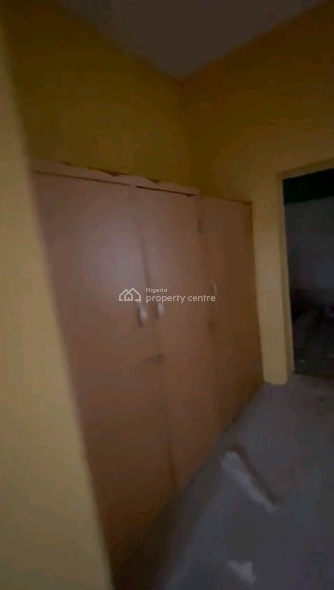 Neatly Renovated Spacious Three(3) Bedroom Flat, Off Lawani Street, Onike, Yaba, Lagos, Flat / Apartment for Rent