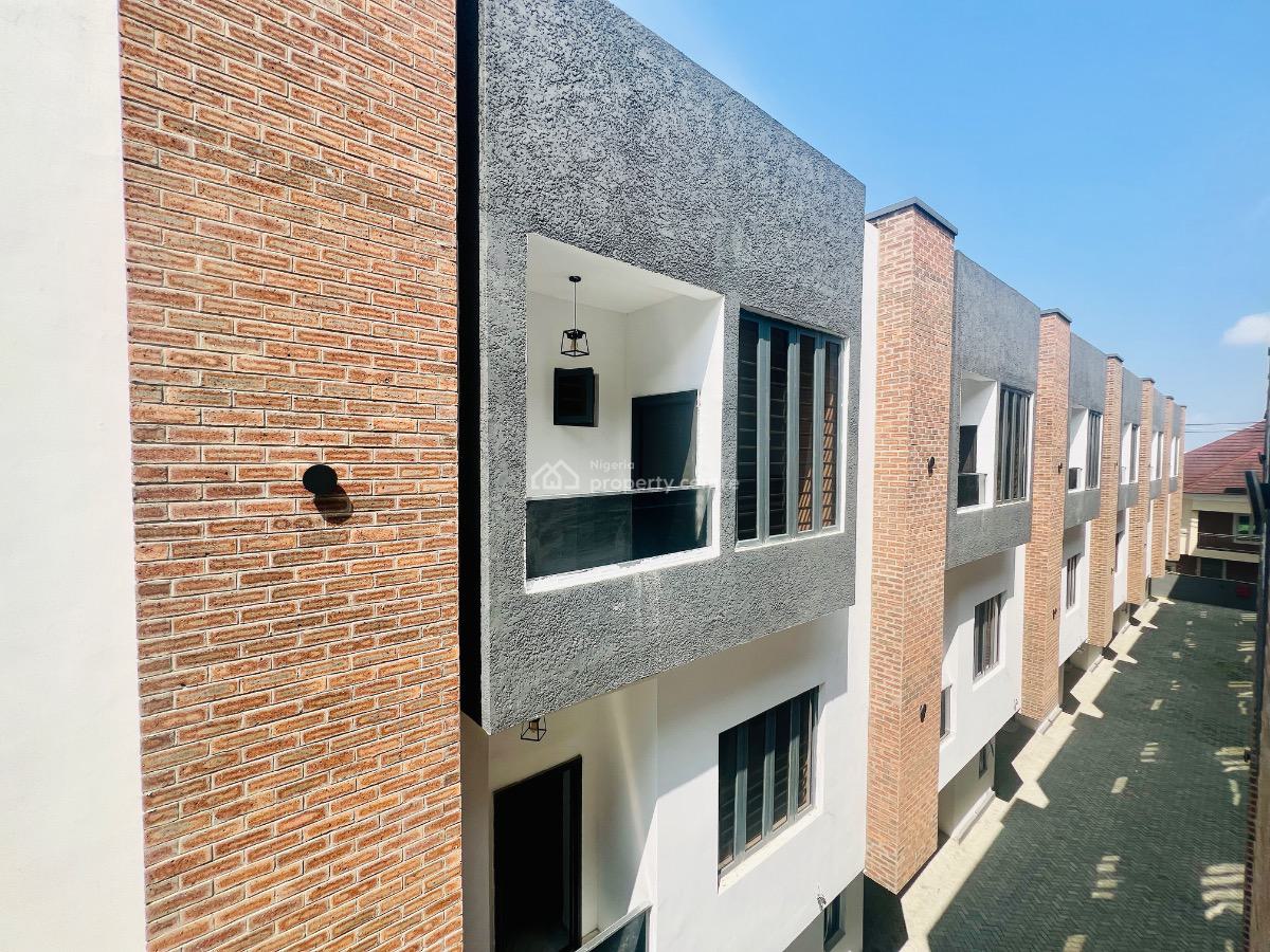 Four Bedroom Terrace Duplex in a Prime Location, Ologolo, Lekki, Lagos, Terraced Duplex for Sale