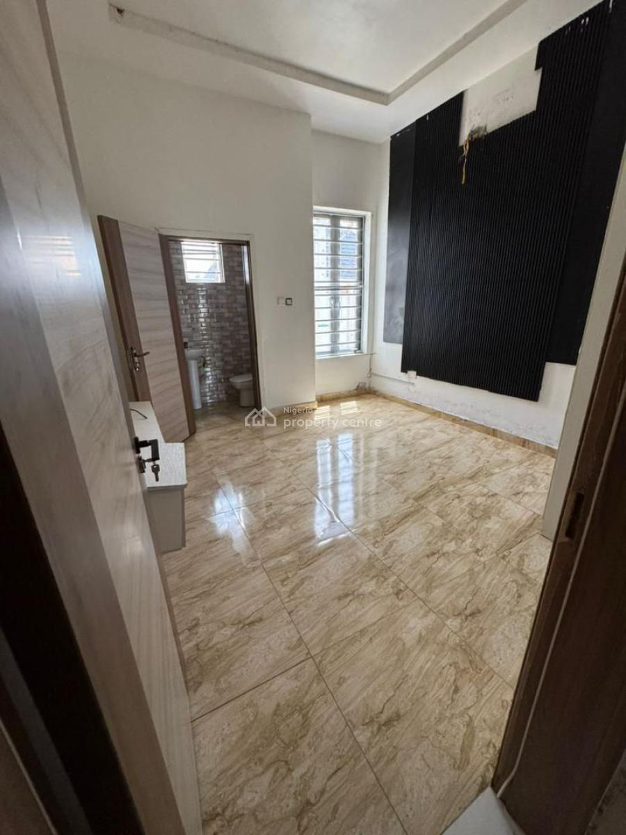 Very Big Semi Master Bedroom Upstairs to Share Only Kitchen, Van Daniels Estate, Orchid Road, Lekki, Lagos, Self Contain (single Rooms) for Rent