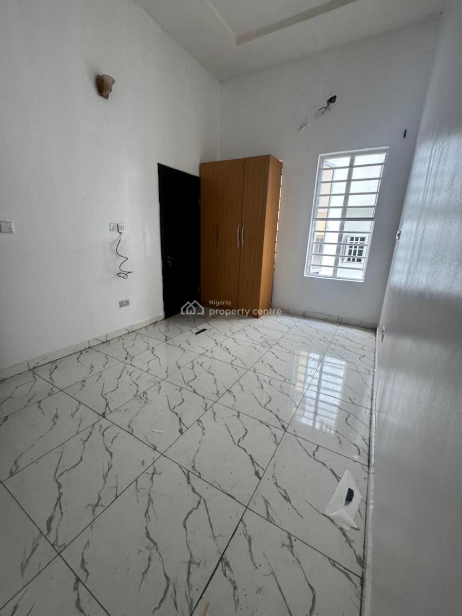 Spacious Room Downstairs (guest Room) Share Kitchen, Royal Pine Estate, Orchid Road, Lekki, Lagos, Self Contain (single Rooms) for Rent