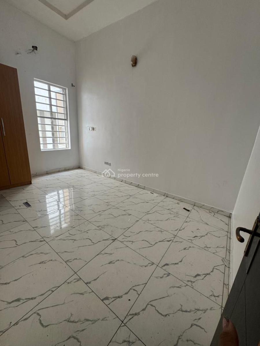 Spacious Room Downstairs (guest Room) Share Kitchen, Royal Pine Estate, Orchid Road, Lekki, Lagos, Self Contain (single Rooms) for Rent
