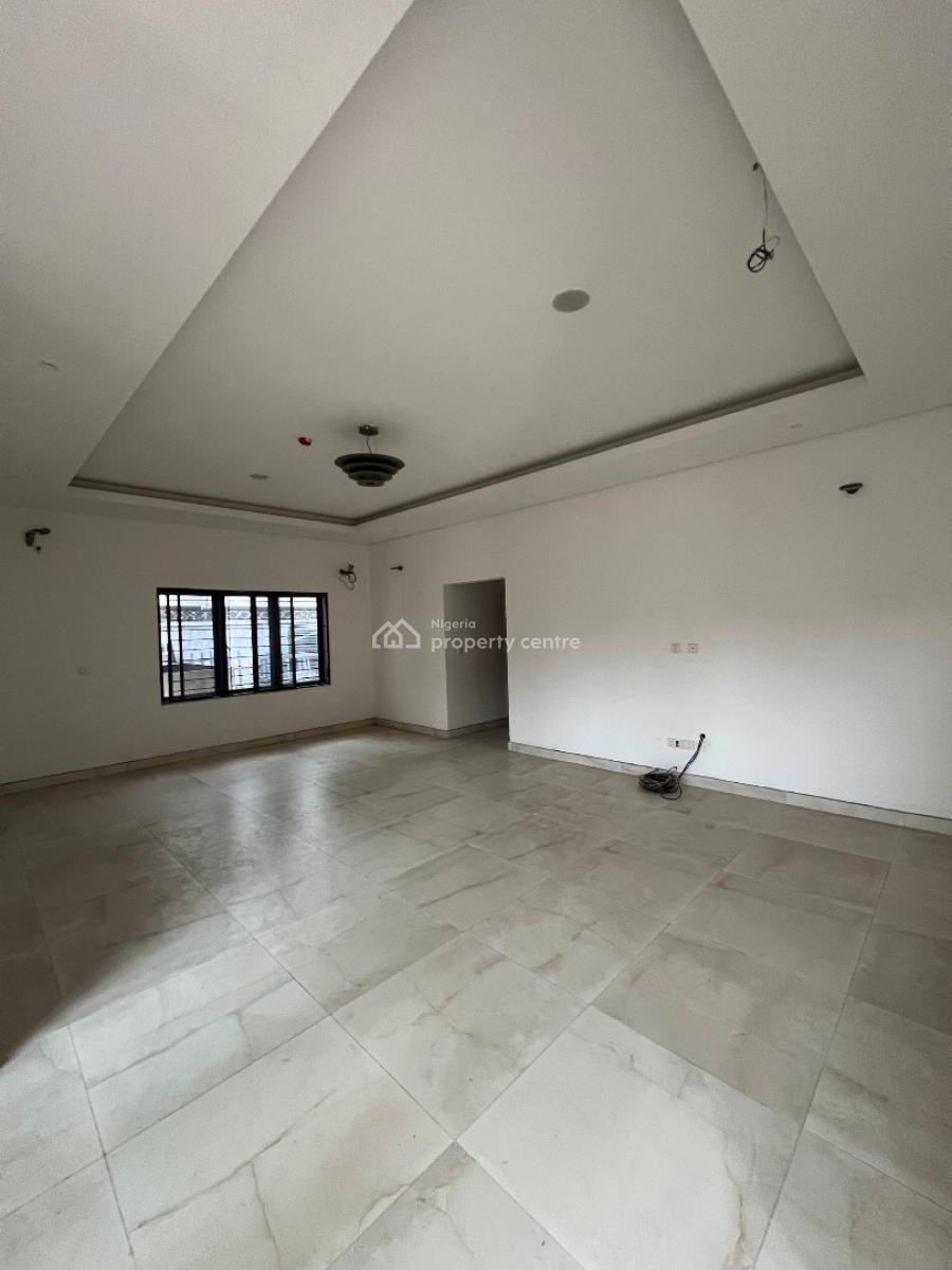 Newly Built 4 Units of 5 Bedroom Terraced Duplex, Lekki Phase 1, Lekki, Lagos, Block of Flats for Sale