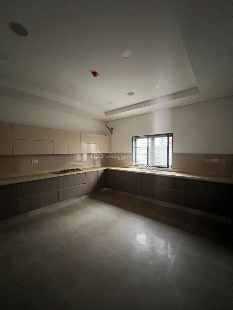 Newly Built 4 Units of 5 Bedroom Terraced Duplex, Lekki Phase 1, Lekki, Lagos, Block of Flats for Sale