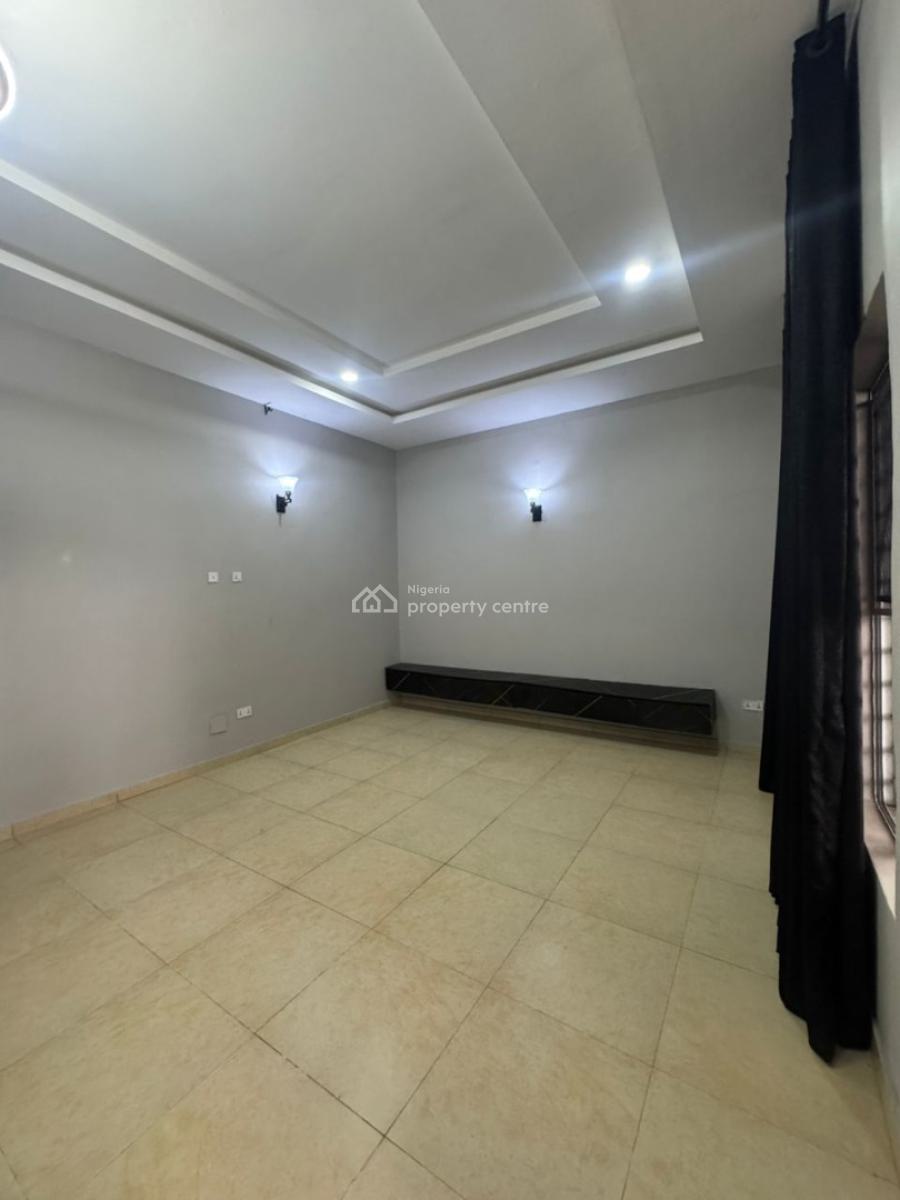 Spacious Studio Apartment, Comes with Ac, Curtains, Console, Royal Pine Gate 3, Orchid Road, Lekki, Lagos, Self Contain (single Rooms) for Rent