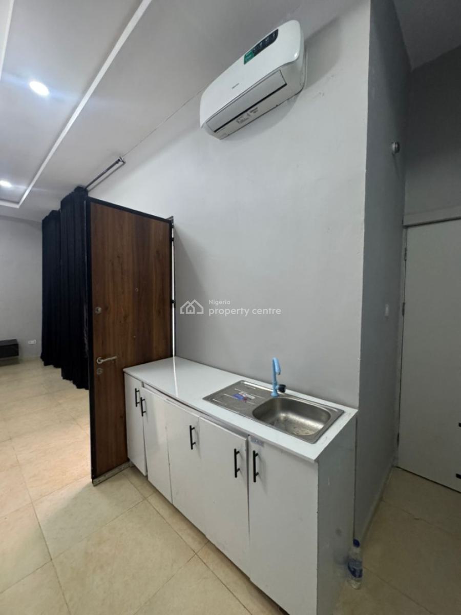 Spacious Studio Apartment, Comes with Ac, Curtains, Console, Royal Pine Gate 3, Orchid Road, Lekki, Lagos, Self Contain (single Rooms) for Rent