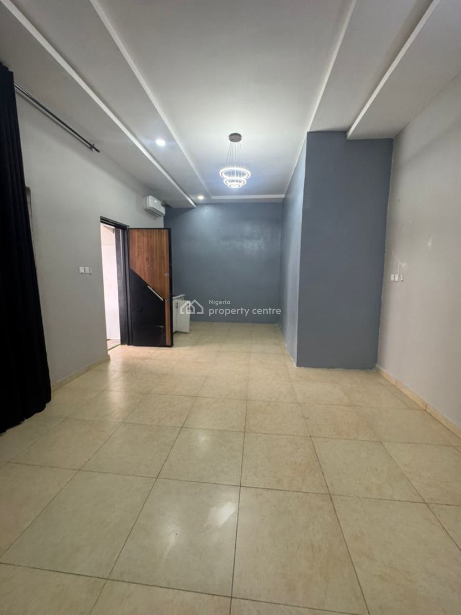 Spacious Studio Apartment, Comes with Ac, Curtains, Console, Royal Pine Gate 3, Orchid Road, Lekki, Lagos, Self Contain (single Rooms) for Rent
