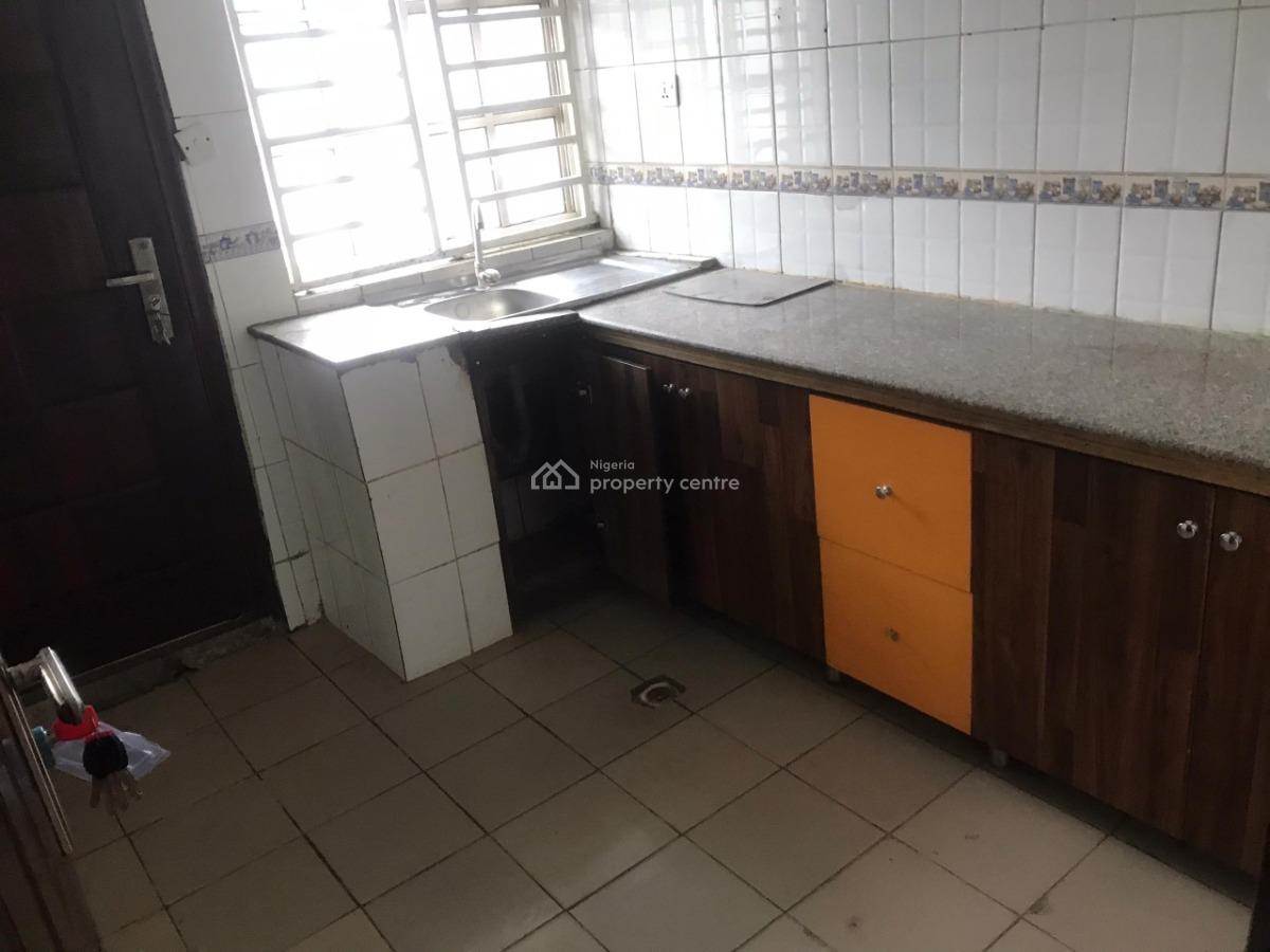 Standard 3-bedroom Block of Flats, 2nd Avenue, Gwarinpa, Abuja, Flat / Apartment for Rent