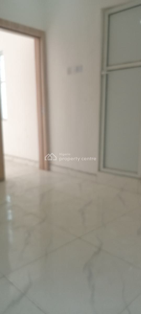 Now Available, Off Mobil Road, Ilaje, Ajah, Lagos, Flat / Apartment for Rent