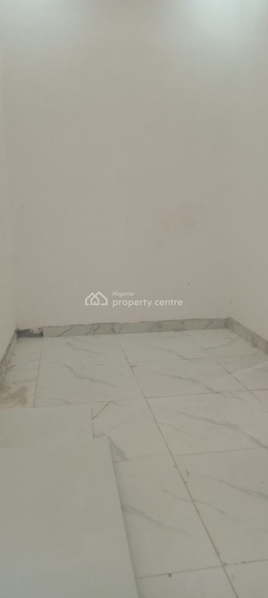 Now Available, Off Mobil Road, Ilaje, Ajah, Lagos, Flat / Apartment for Rent