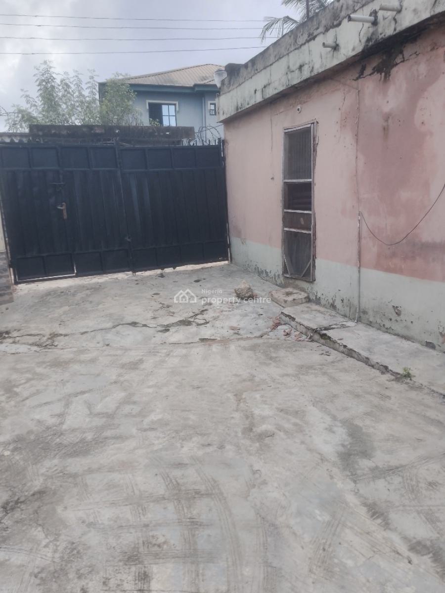 4-bedroom Bungalow Setback in a Serene Environment Not Far From The Ro, Araromi, Lasu Igando Expressway, Akesan, Akesan, Alimosho, Lagos, Detached Bungalow for Sale