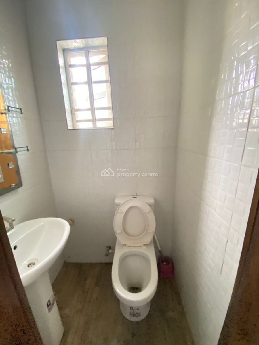 Sharp 2 Bedrooms in an Estate, Ologolo, Lekki, Lagos, Flat / Apartment for Rent