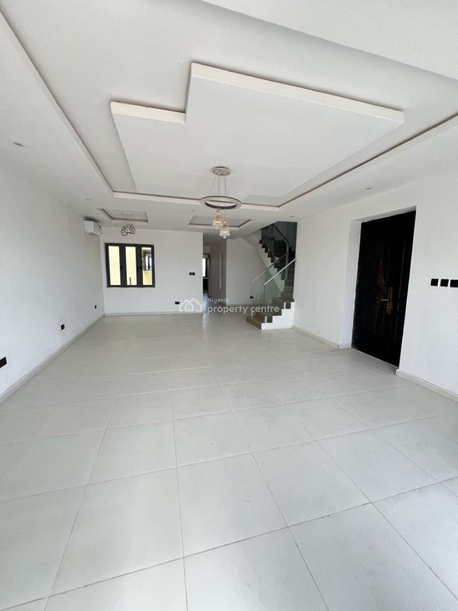 Super Luxury 3 Bedroom Maisonette, Lekki Phase 1, Lekki, Lagos, Flat / Apartment for Sale