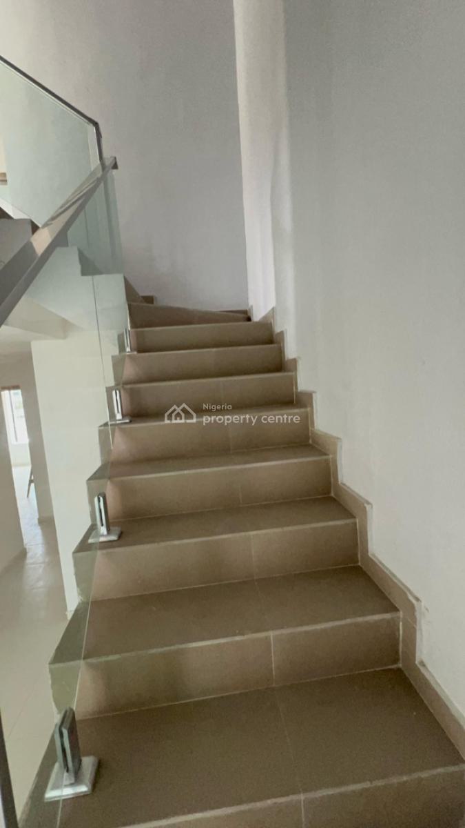 Super Luxury 3 Bedroom Maisonette, Lekki Phase 1, Lekki, Lagos, Flat / Apartment for Sale