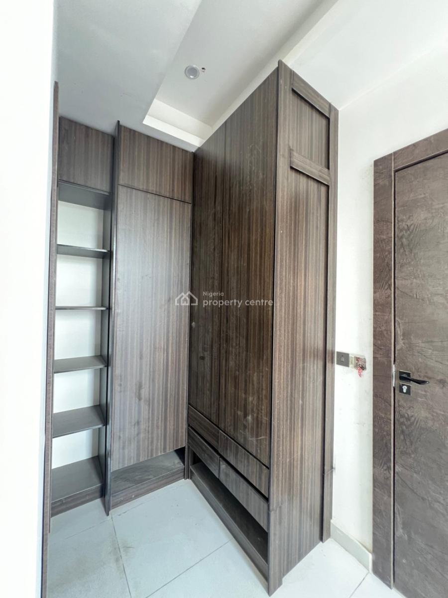 Pristine 2 Bedroom Apartment, Lekki Phase 1, Lekki, Lagos, Flat / Apartment for Sale