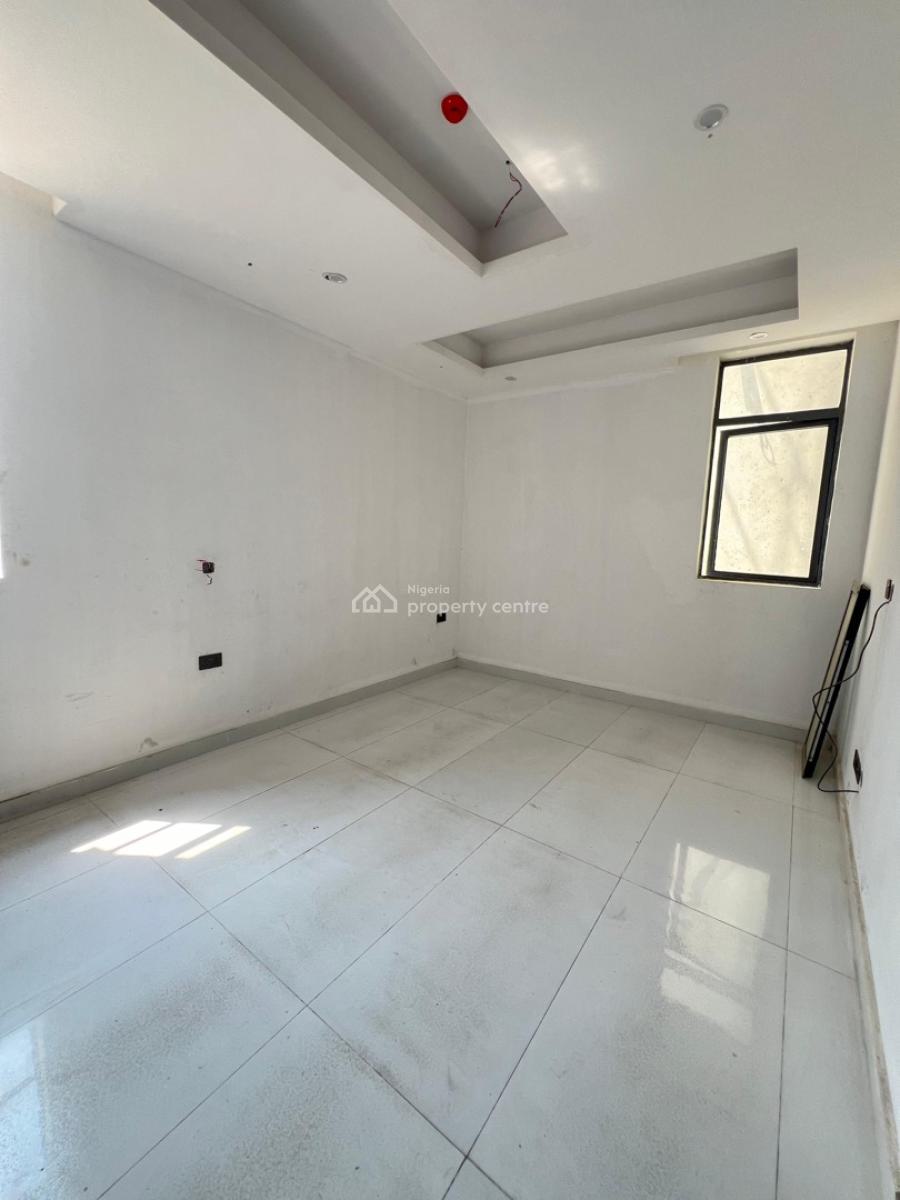 Pristine 2 Bedroom Apartment, Lekki Phase 1, Lekki, Lagos, Flat / Apartment for Sale
