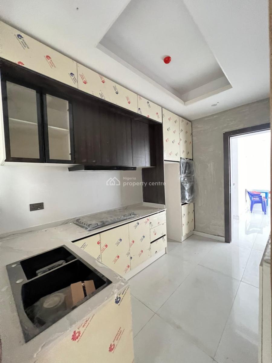 Pristine 2 Bedroom Apartment, Lekki Phase 1, Lekki, Lagos, Flat / Apartment for Sale