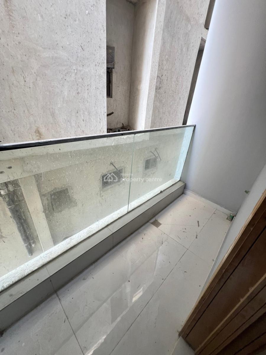 Pristine 2 Bedroom Apartment, Lekki Phase 1, Lekki, Lagos, Flat / Apartment for Sale