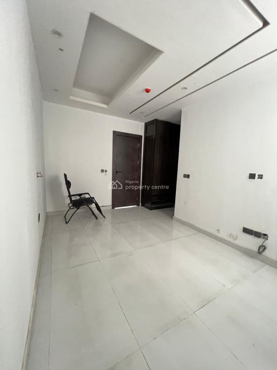 Pristine 2 Bedroom Apartment, Lekki Phase 1, Lekki, Lagos, Flat / Apartment for Sale