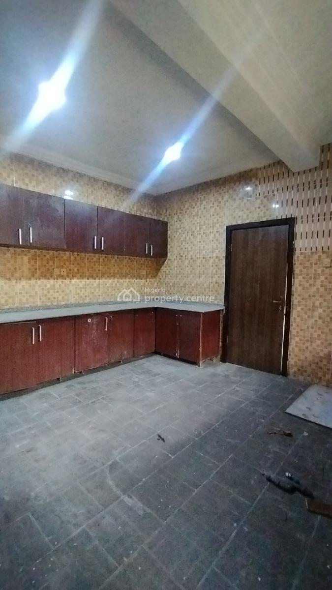 Spacious Massive Luxury 5 Bedrooms Fully Detached Duplex with Bq, Lekki Phase 1, Lekki, Lagos, Flat / Apartment for Rent
