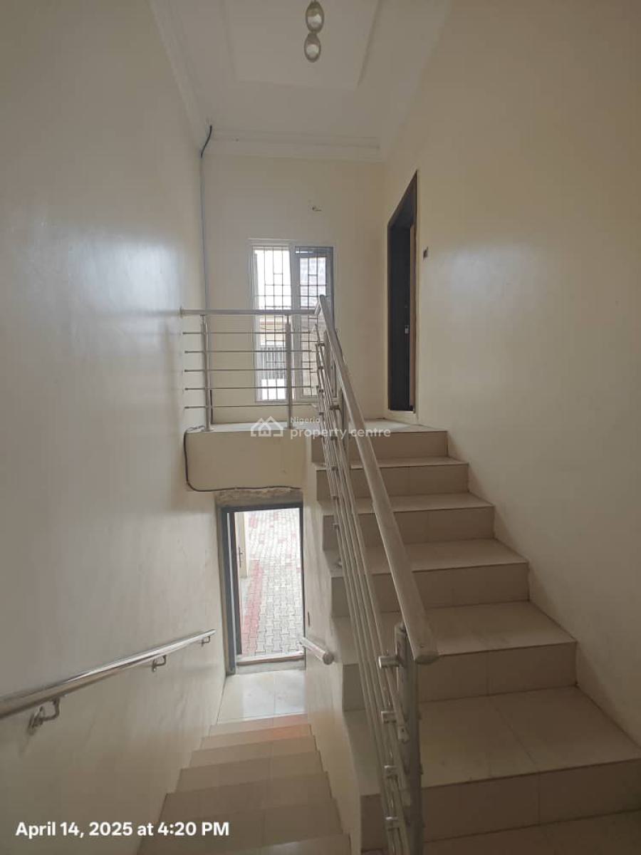 Very Clean 2 Bedroom in an Estate in Lekki., Osapa London. Lekki Kagos., Lekki, Lagos, Flat / Apartment for Rent
