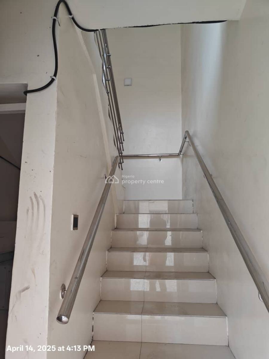 Very Clean 2 Bedroom in an Estate in Lekki., Osapa London. Lekki Kagos., Lekki, Lagos, Flat / Apartment for Rent