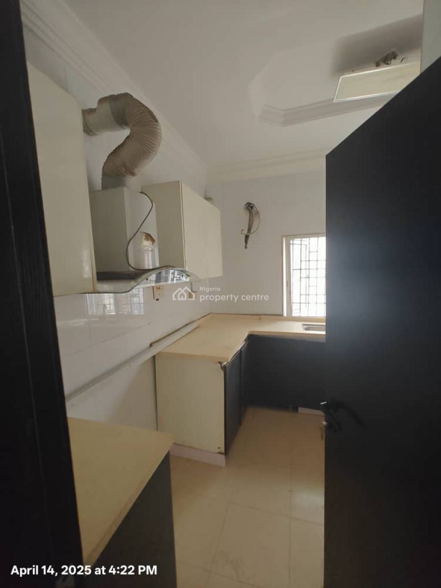Very Clean 2 Bedroom in an Estate in Lekki., Osapa London. Lekki Kagos., Lekki, Lagos, Flat / Apartment for Rent
