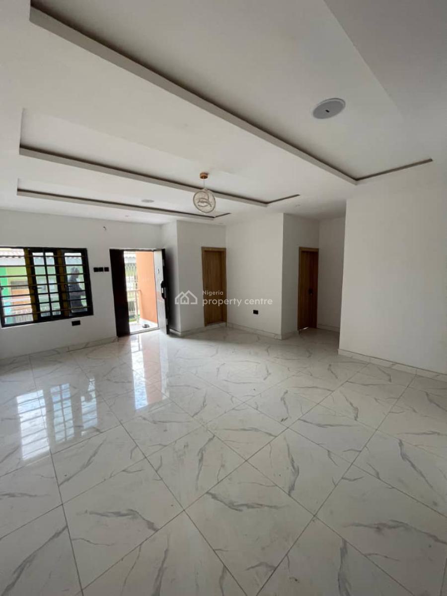 Luxurious 3 Bedroom Apartment, Surulere, Lagos, Block of Flats for Sale