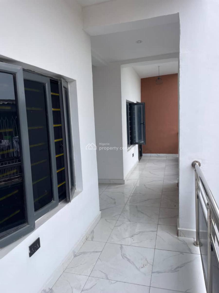 Luxurious 3 Bedroom Apartment, Surulere, Lagos, Block of Flats for Sale