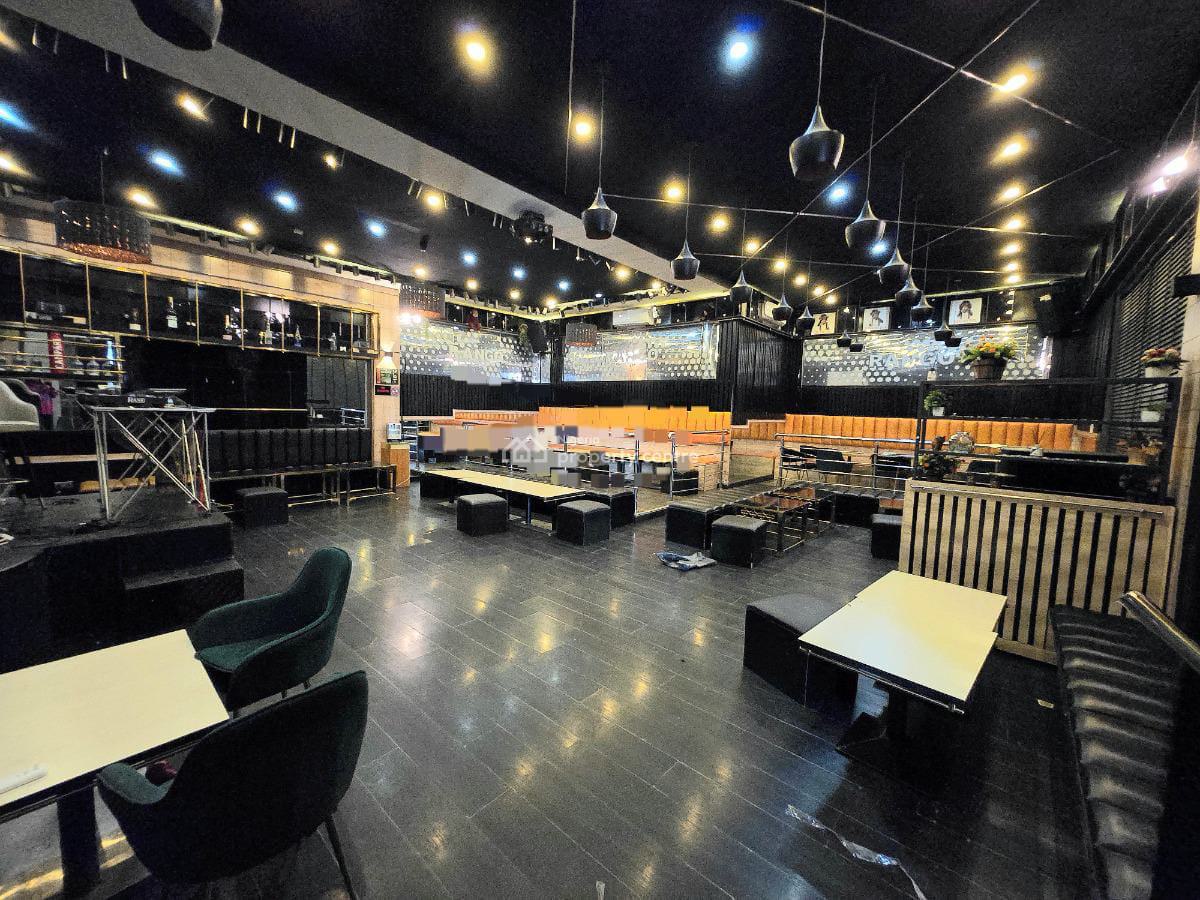 Spacious Lounge & Restaurant Measuring 527 Sqm, Off Admiralty Way, Lekki Phase 1, Lekki, Lagos, Restaurant / Bar for Rent