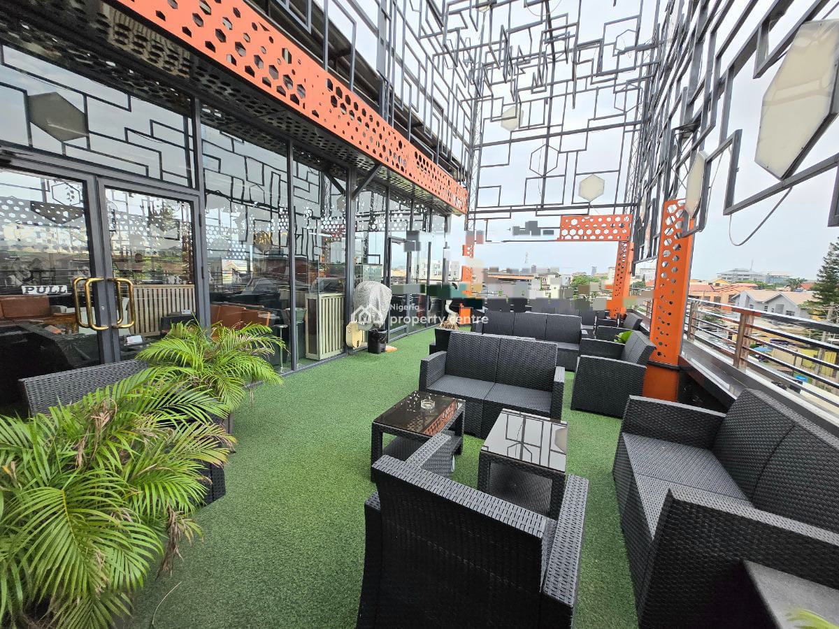 Spacious Lounge & Restaurant Measuring 527 Sqm, Off Admiralty Way, Lekki Phase 1, Lekki, Lagos, Restaurant / Bar for Rent